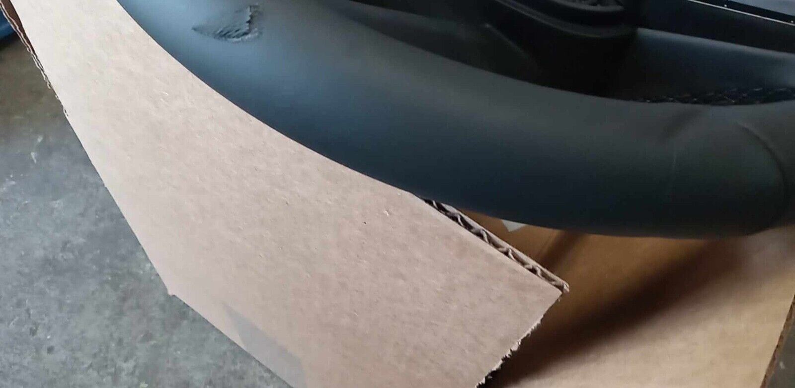 OEM 2020-21 Cadillac CT5 CT4 Luxury Trim Black Steering Wheel Assembly 84756033