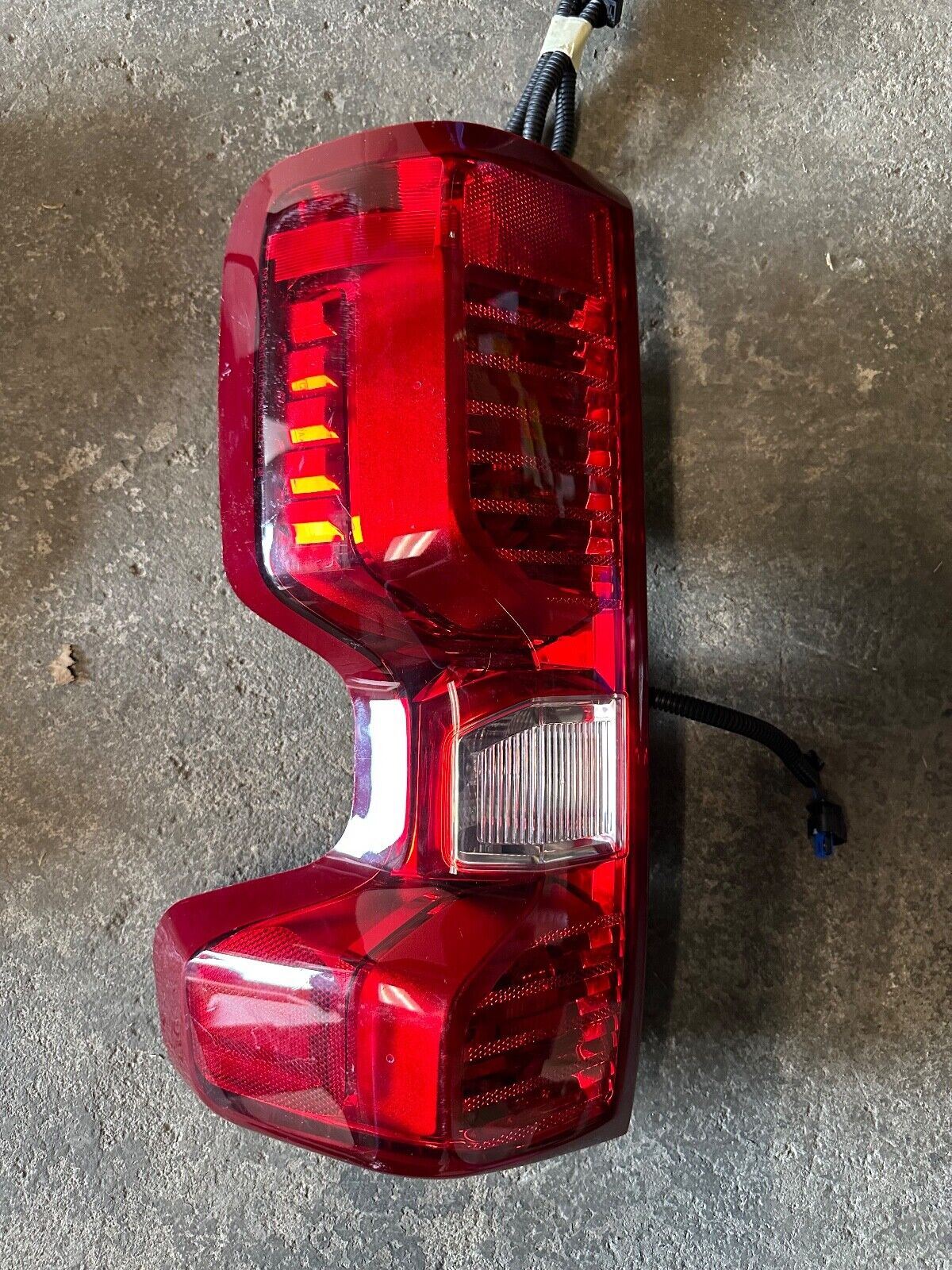 OEM 2021 - 2023 GMC Terrain Passenger Side Inner Tail Light