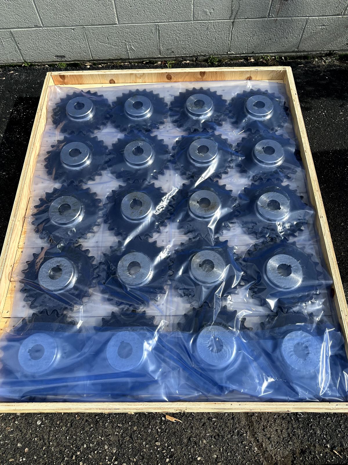 New OEM Paver Sprocket for Caterpillar Paver P/N: 810-847 Lot of 20