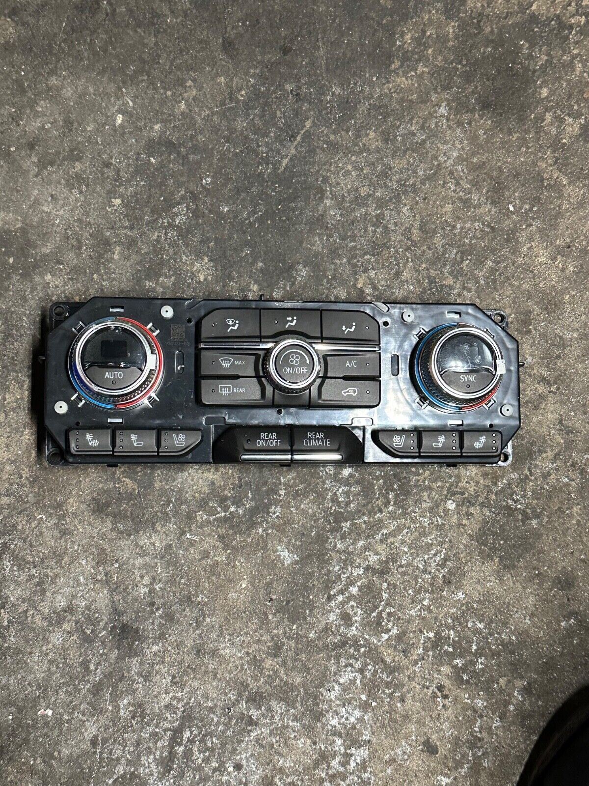 GM Genuine Parts Heater and Air Conditioning User Interface Control 85135877