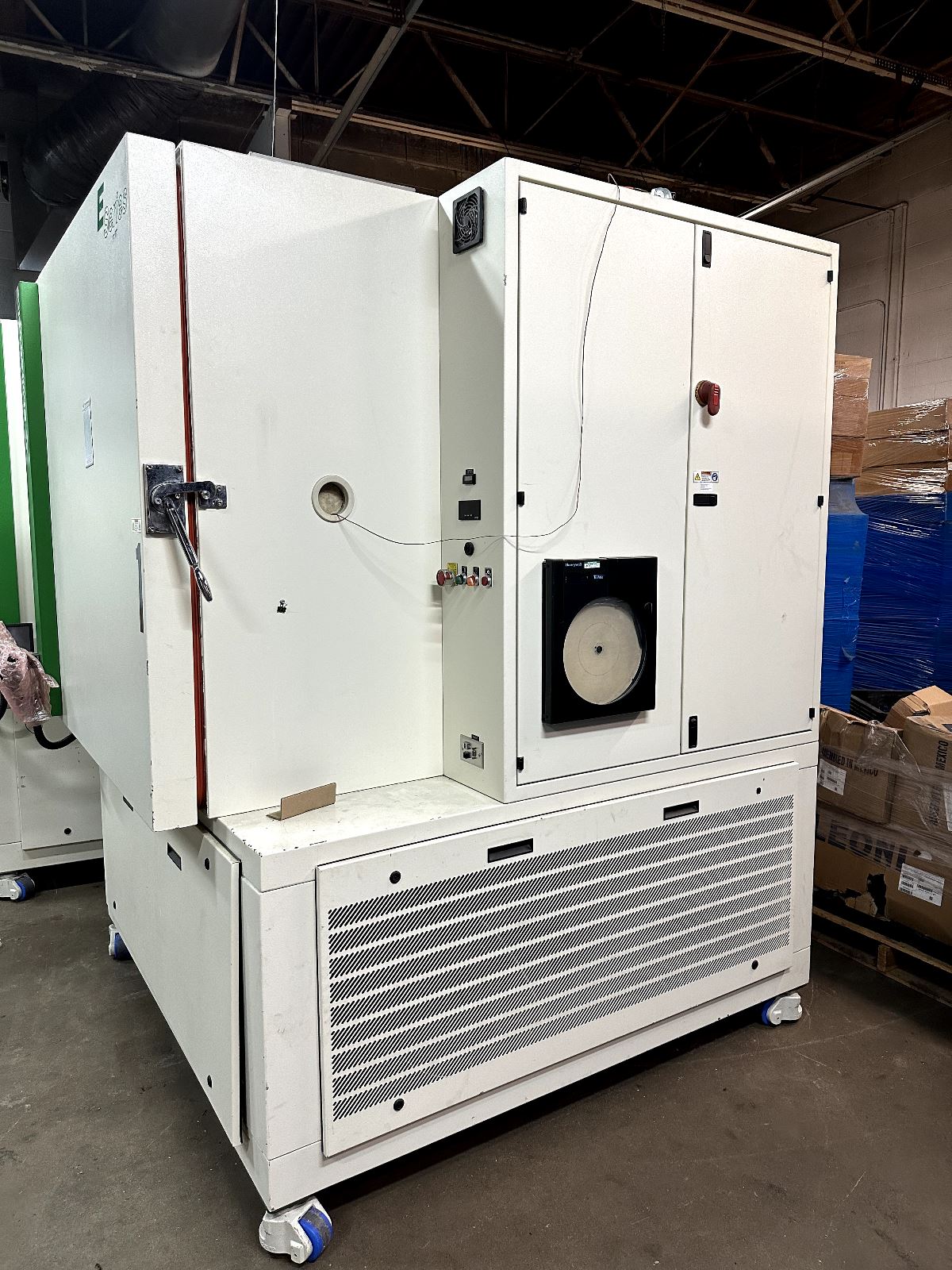 Thermotron Environmental Testing Chamber Zero Degrees Celsius to 180 Centigrade