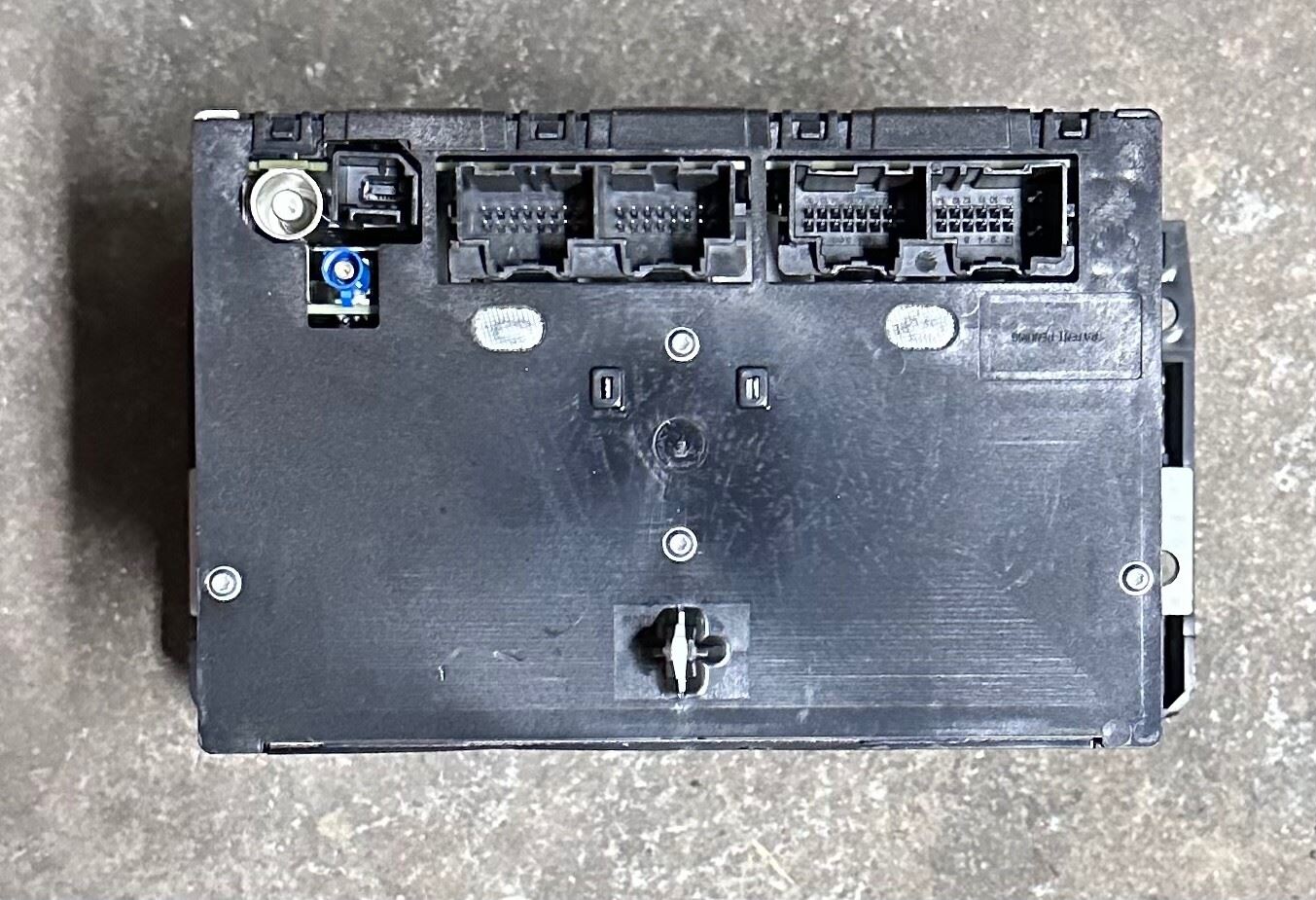 OEM | Radio Infotainment Assembly fits 16 - 17 Enclave Traverse 23130135