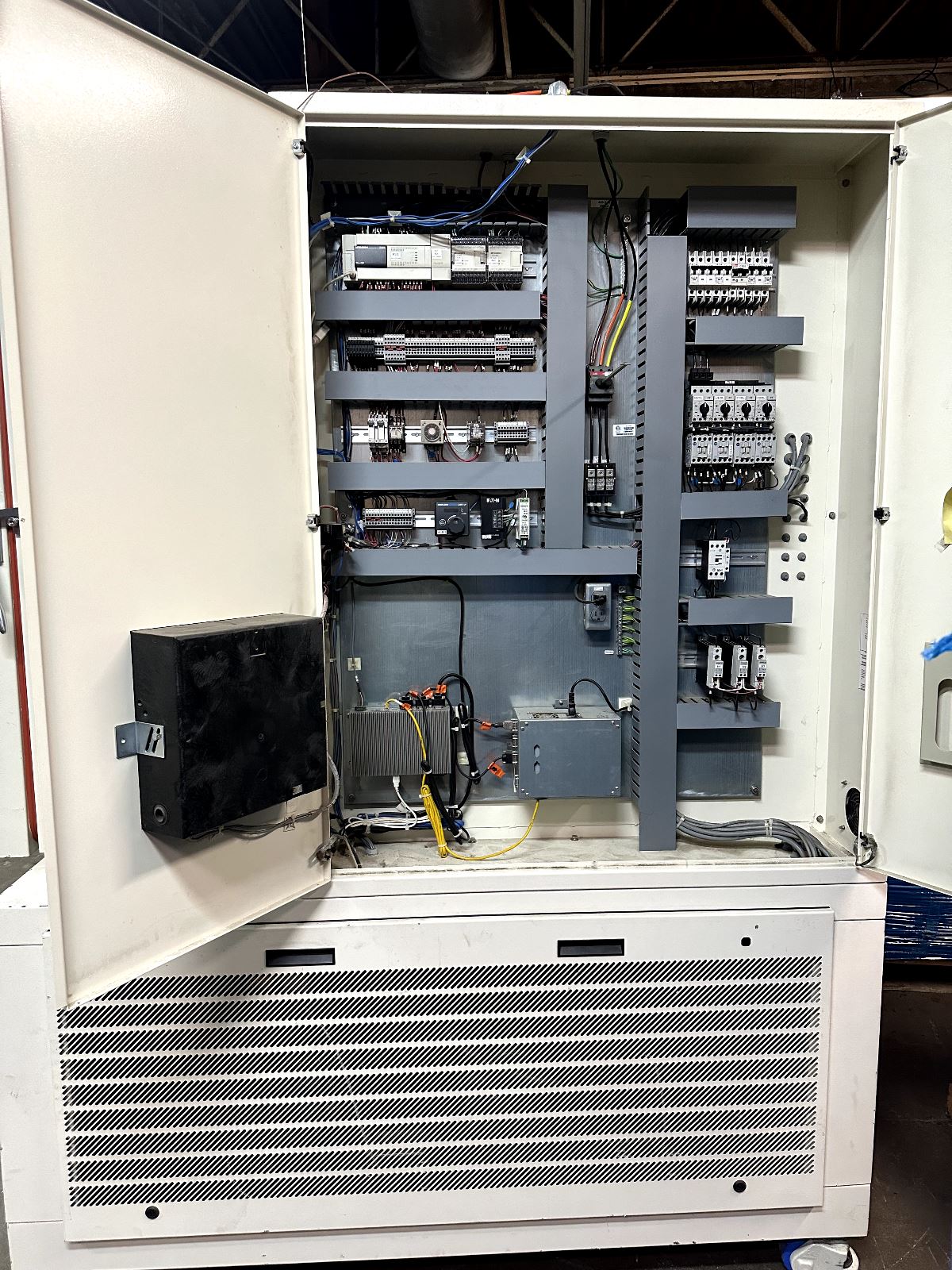 Thermotron Environmental Testing Chamber Zero Degrees Celsius to 180 Centigrade