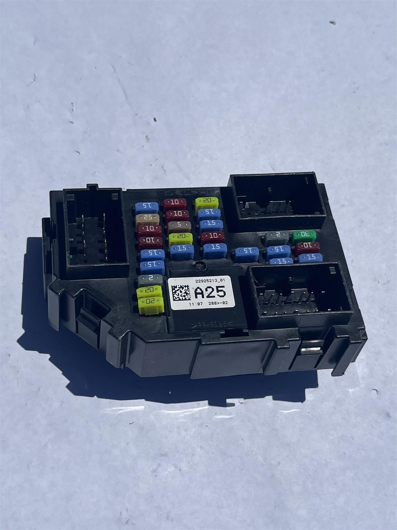 Genuine GM Electrical Fuse Relay Junction Block 22925213 - OEM Instrument Panel