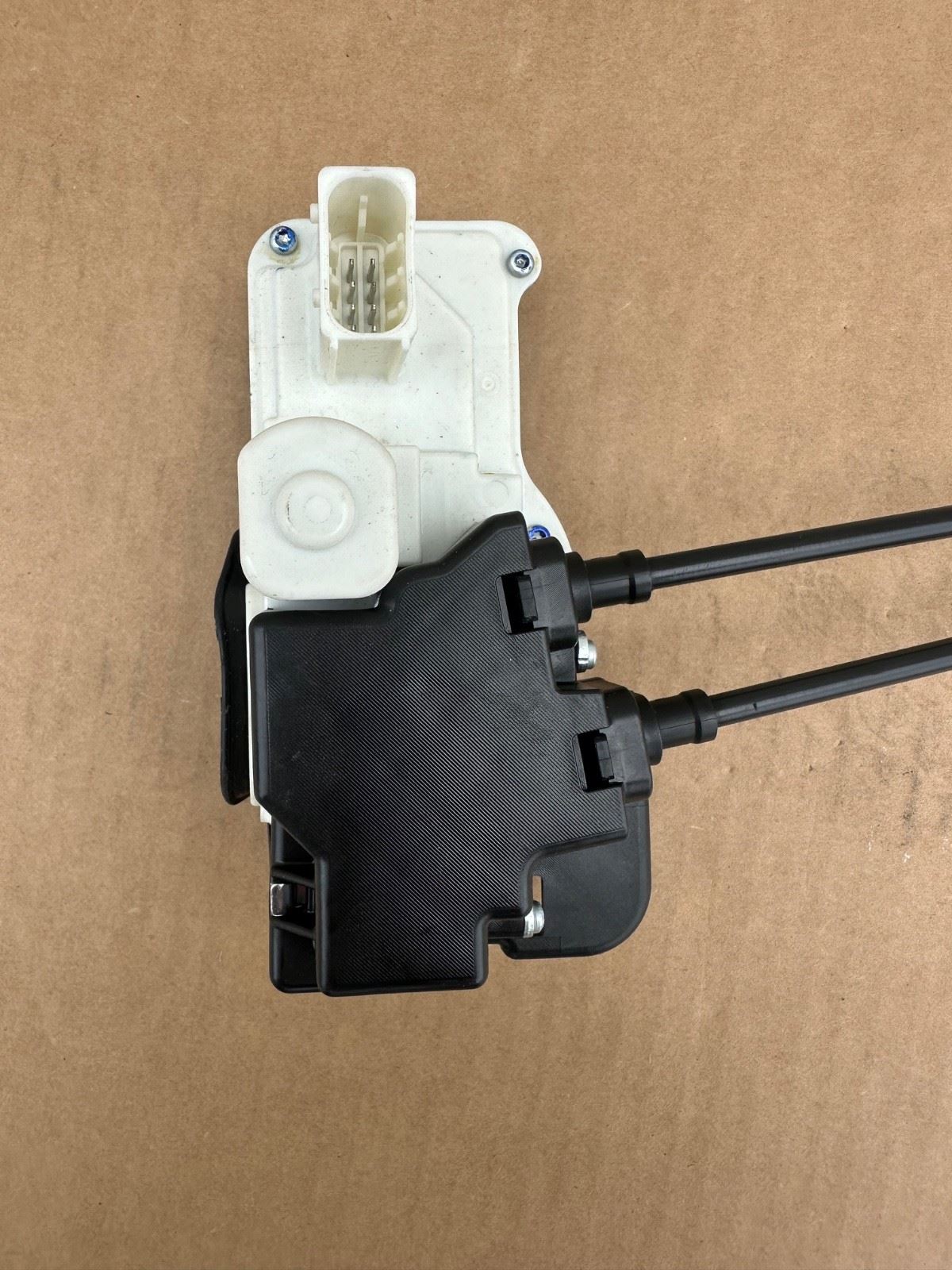 OEM | Door Latch Ebony Driver Side Fits 2014 Stingray GM 22826657