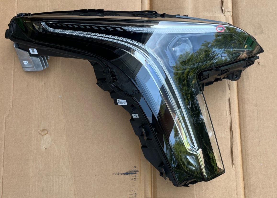 Genuine GM Headlamp RH 86825715 for Cadillac XT4 19-23