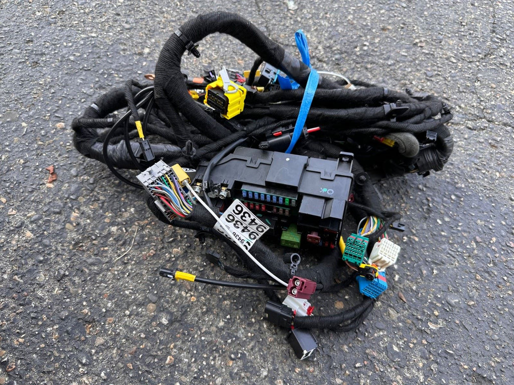 OEM | Wire Harness Electrical Fuse Relay fits 2016 - 2018 Encore 42389436