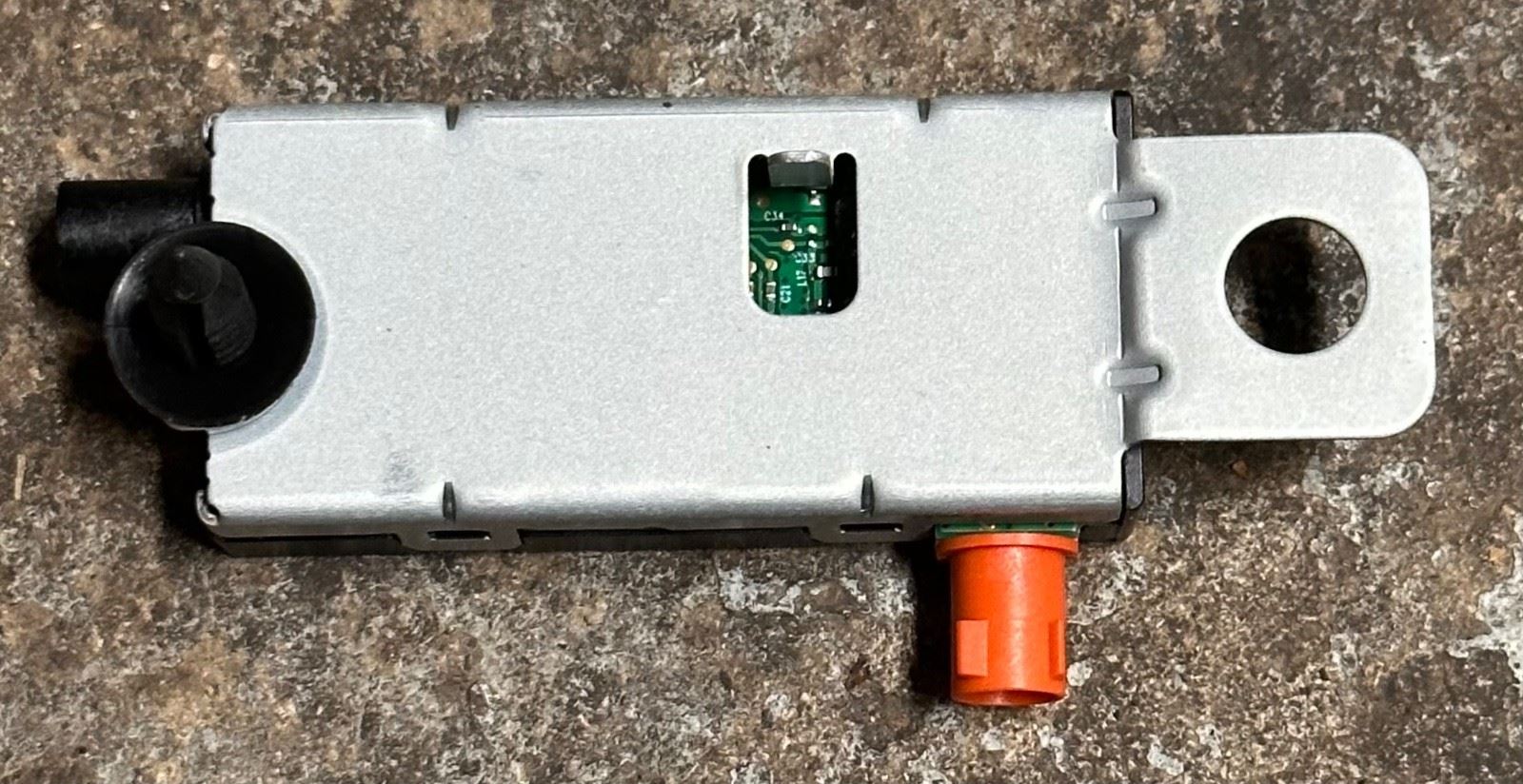 OEM | Antenna Amplifier fits Various GM 21 - 24 SUV and Pick Up 85011771