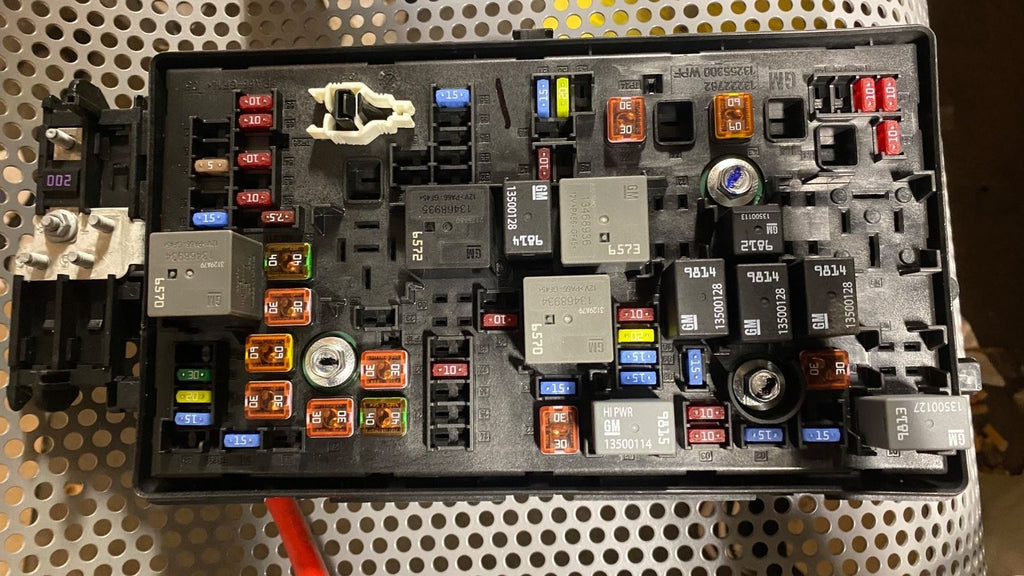 OEM | Fuse Box Relay Module Fits in 2015 XTS GM 13255300