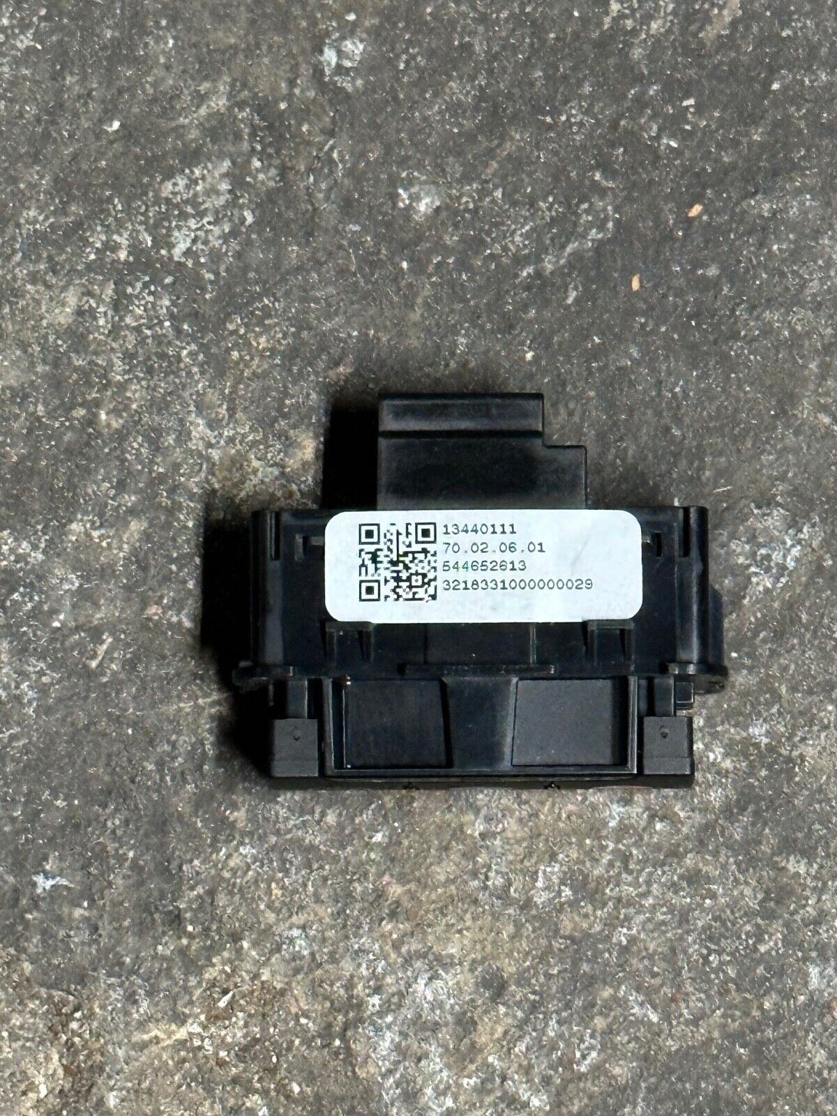 New OEM GM 2016-2023 Jet Black Button for Hands Free Calling 13440111