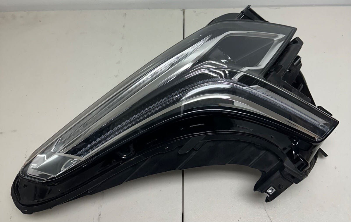 2019 - 2023 CADILLAC XT4 LED HEADLIGHT WITH CORNERING FULL LED RH OEM