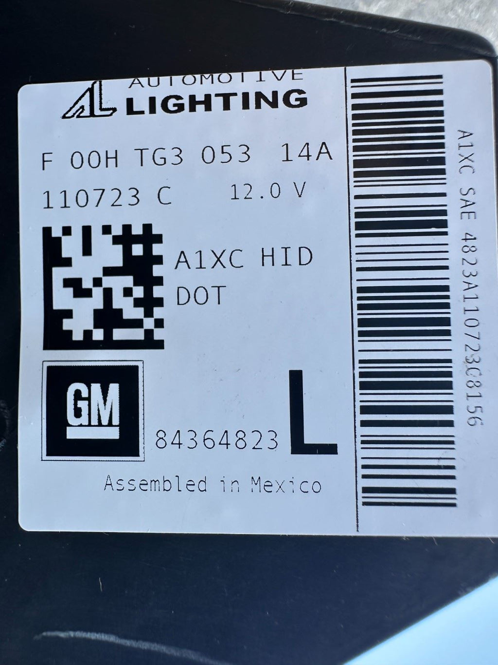 GM OEM Front Driver Side (LH) Headlight Assembly — Part #84364823