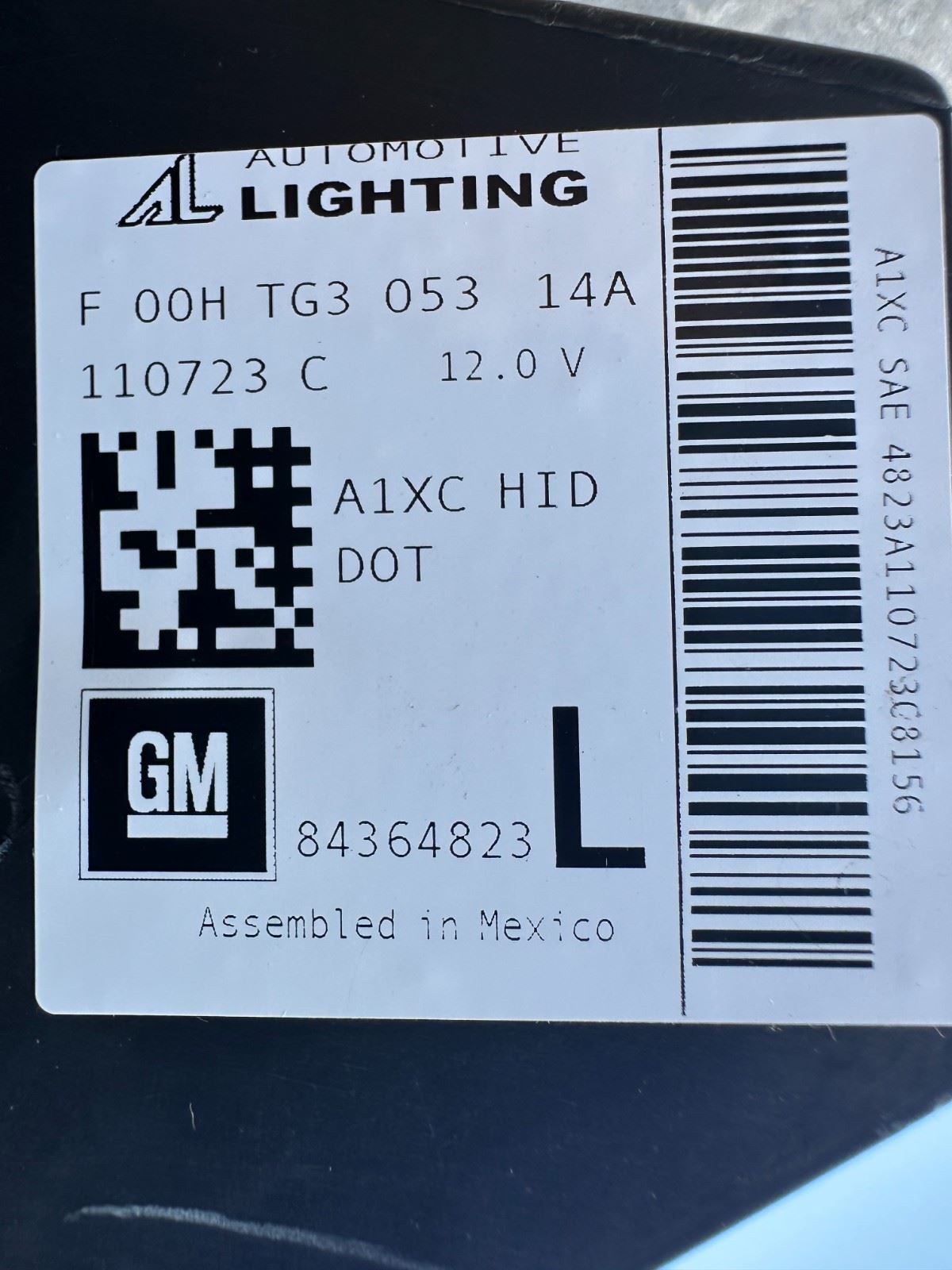 GM OEM Front Driver Side (LH) Headlight Assembly — Part #84364823
