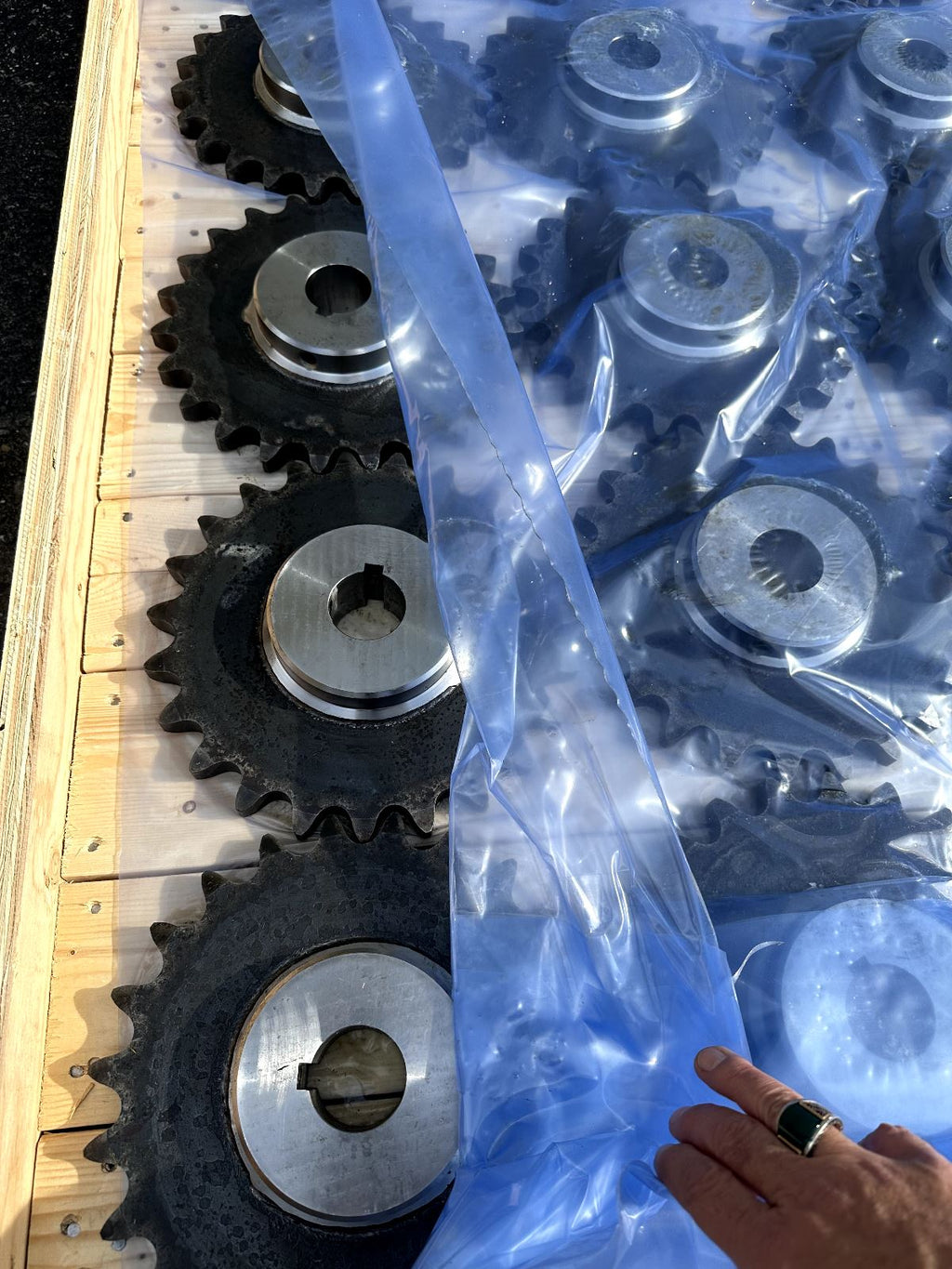 New OEM Paver Sprocket for Caterpillar Paver P/N: 810-847 Lot of 20