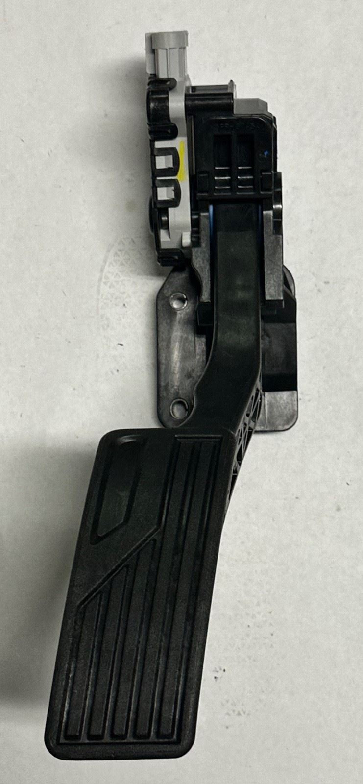 GM 84018392 Accelerator Pedal with Sensor Impala LaCrosse 2009-2016 OEM