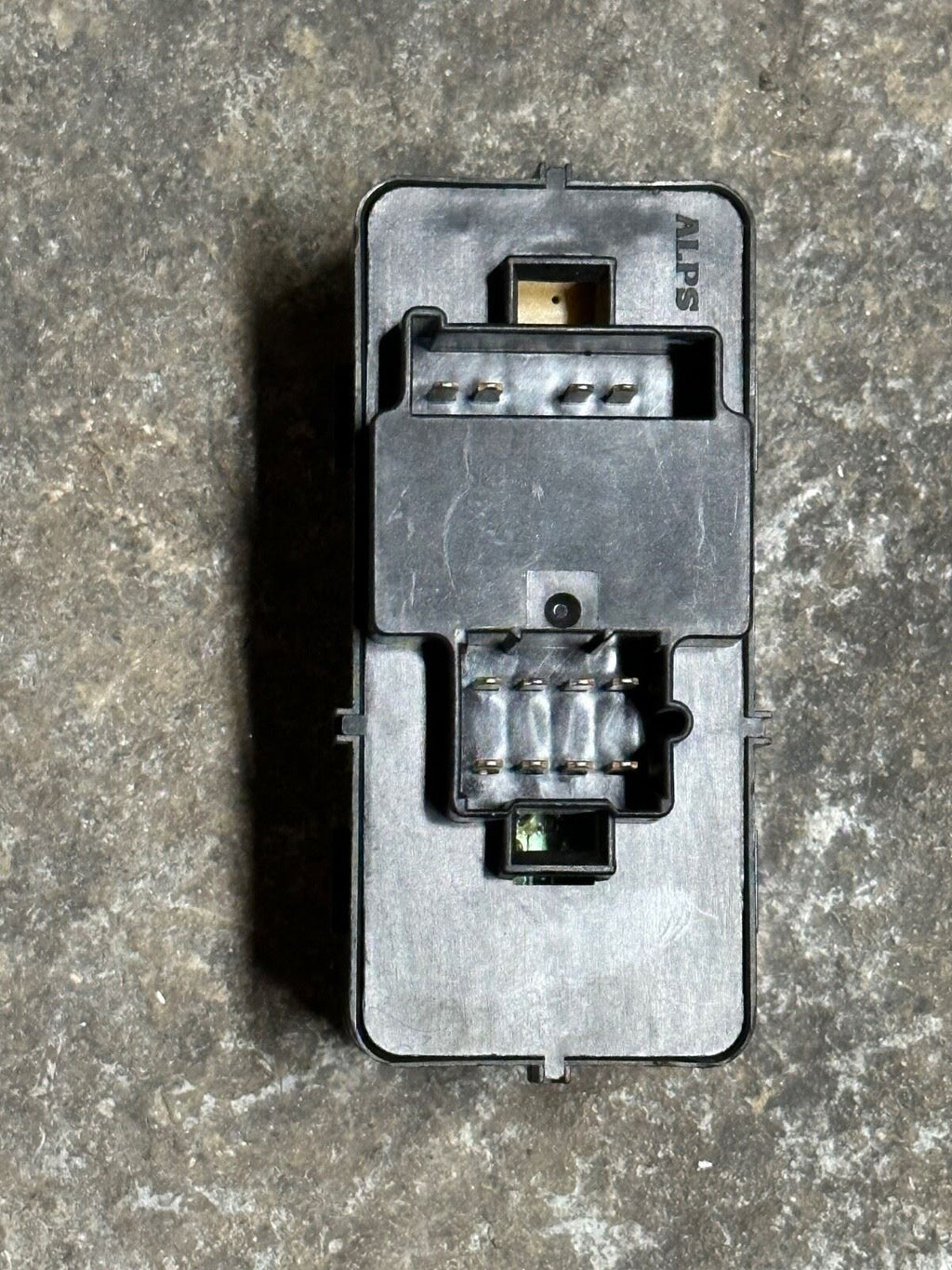 OEM | Master Window Switch Fits 2006-2015 GM Vehicles 15759085