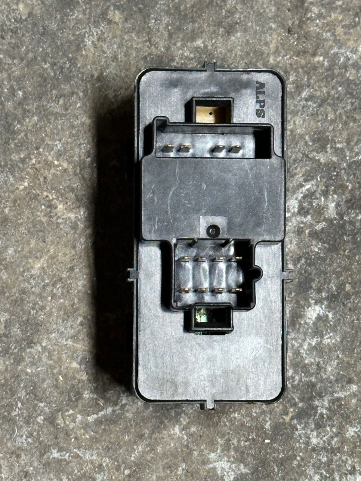 OEM | Master Window Switch Fits 2006-2015 GM Vehicles 15759085