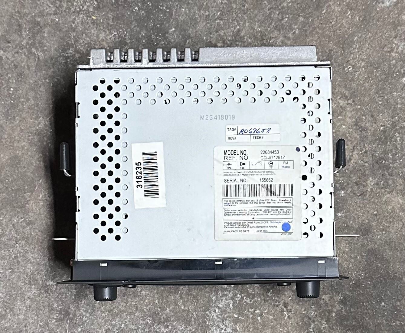 OEM | Radio CD Cassette Player fits 2000 - 2005 Saturn Products 22684453