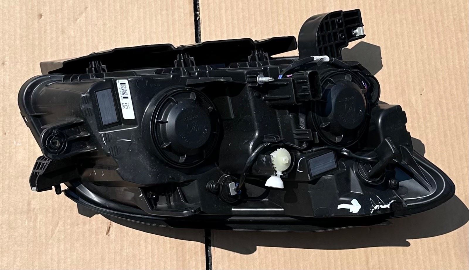 OEM | Headlight Assembly Driver Side 2013-2016 Chevrolet Trax Broken Tab/s
