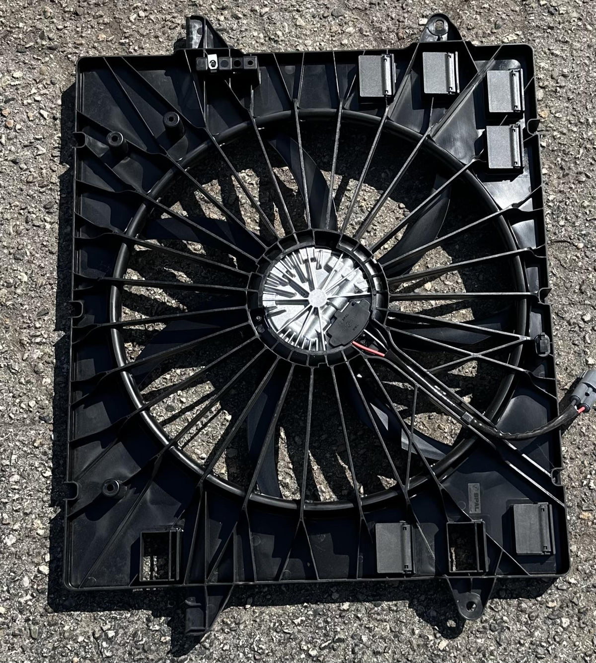 OEM GM Engine Radiator Cooling Fan Assembly 85151156 Traverse Enclave 3.6L V6