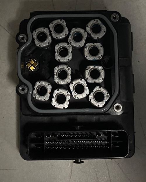 OEM | ABS Control Module Fits 2015-2016 Escalade GM  23380704