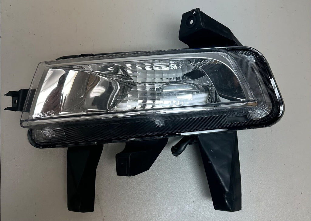 Daytime Running Light Driver Left LH OEM 2014-2016 Buick Lacrosse