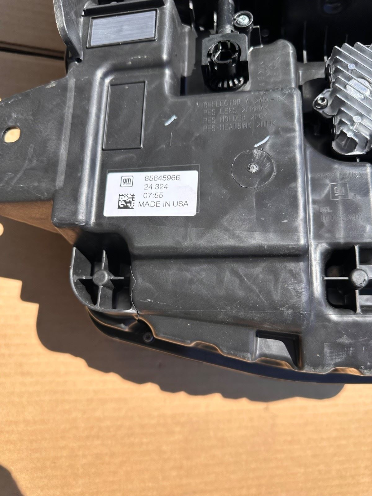 OEM | Headlight Assembly Driver Side 23 - 25 Hummer EV EV Pick Up GM 85645966