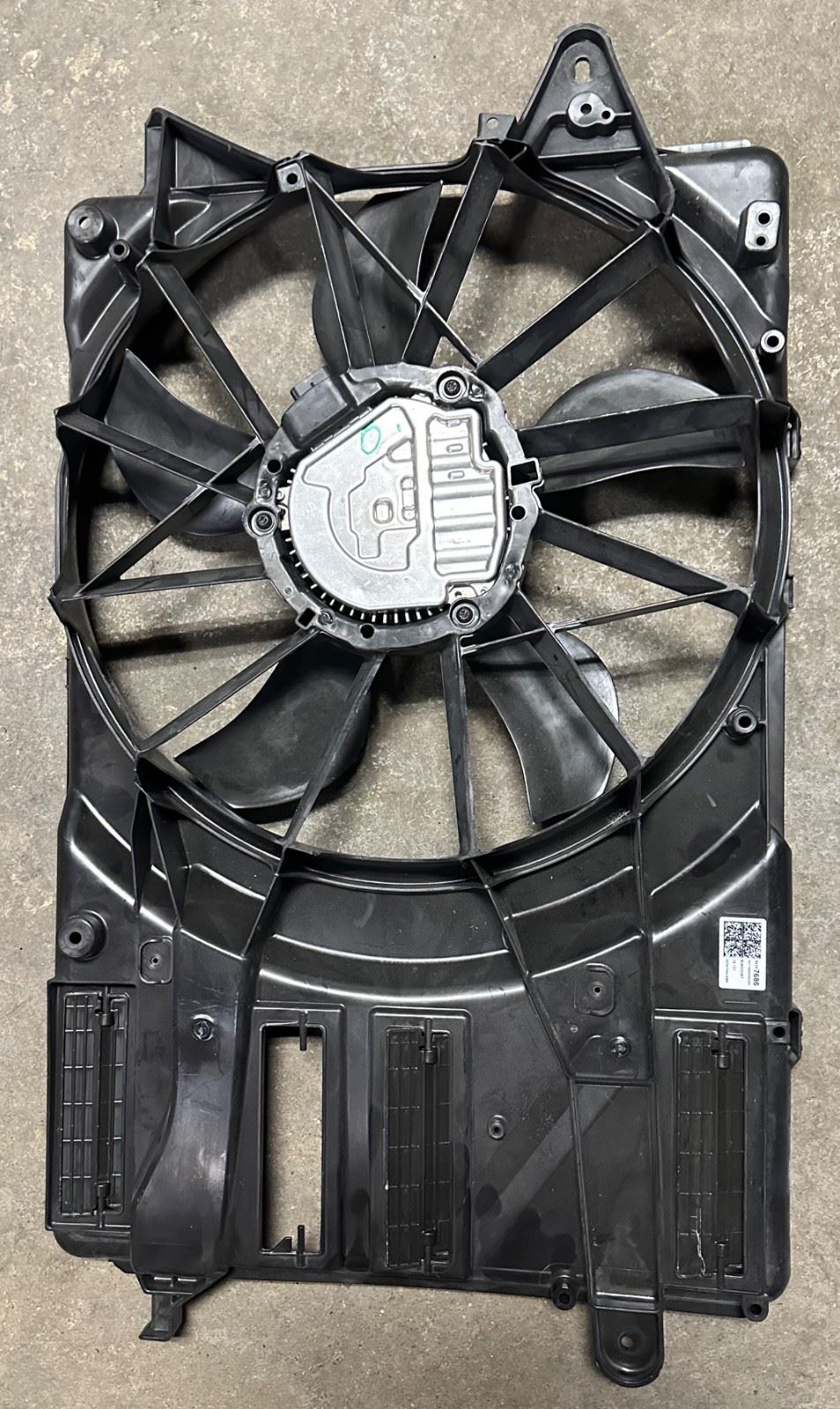 OEM | Fan Shroud and Assembly fits 16 - 19 Malibu Hybrid 1.8L 84297686