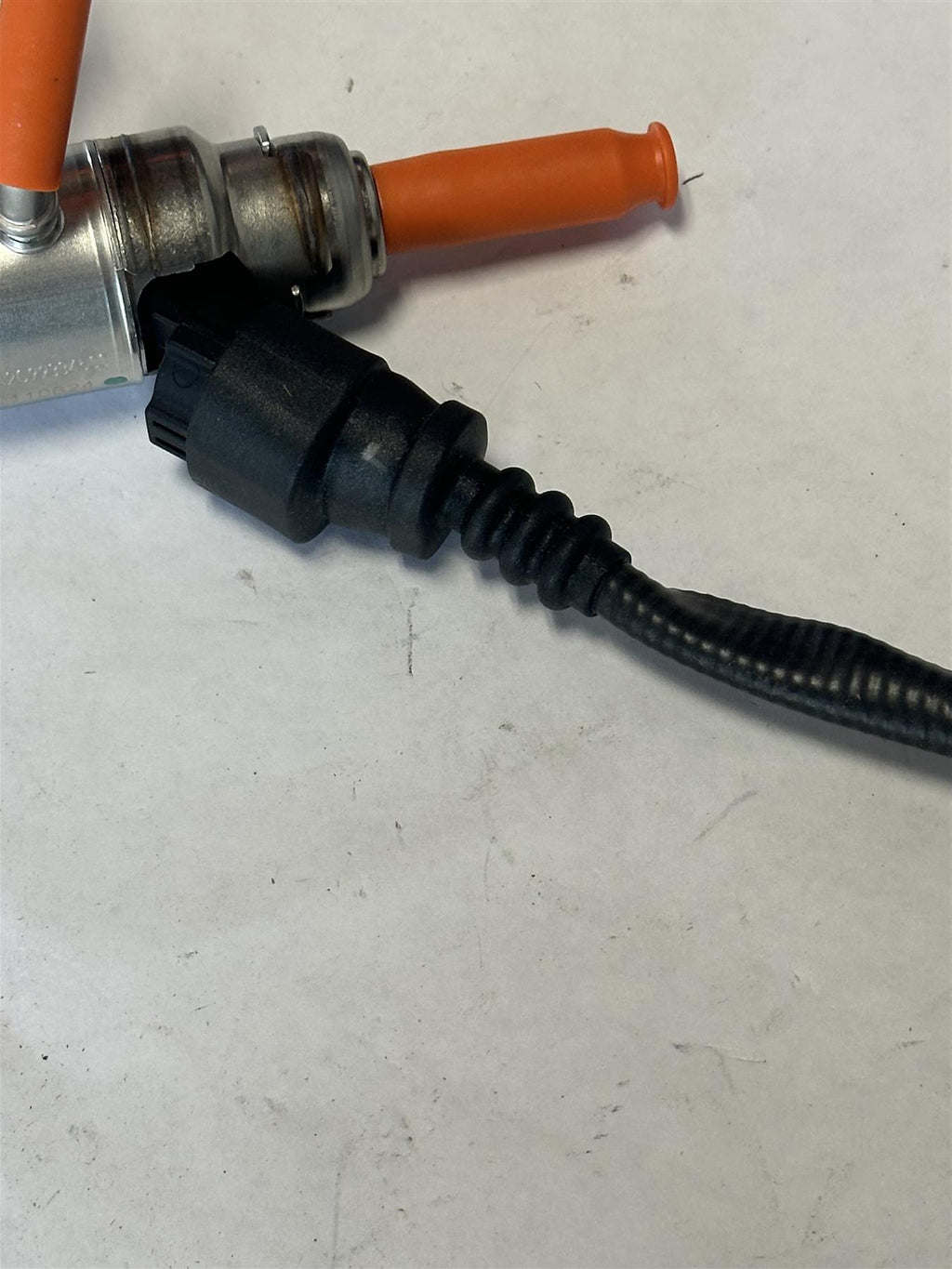 GM 12688993 DEF Injector Emission Reduction Fluid Nozzle 6.6L Duramax L5P OEM