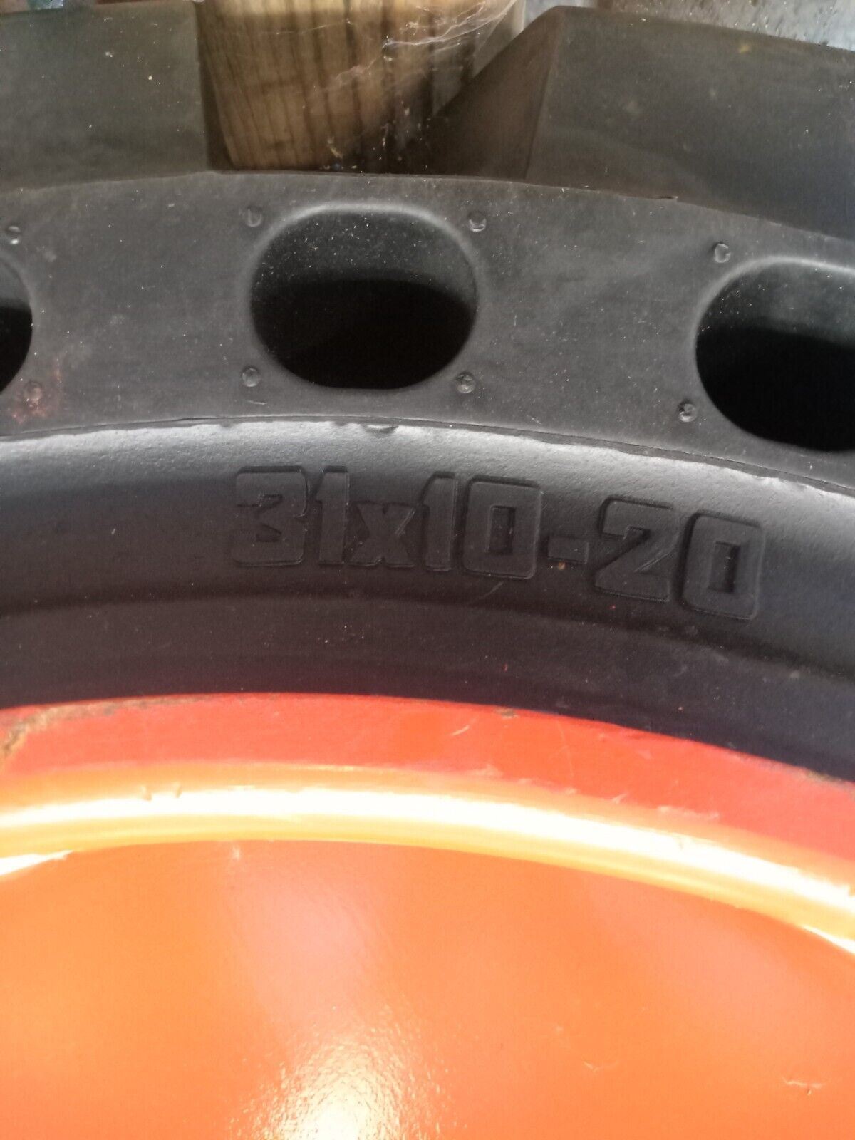 New Bobcat Dirt Terrain Solid Skid Steer Tire 31X10-20 Rim 7.5X20 PN6684449