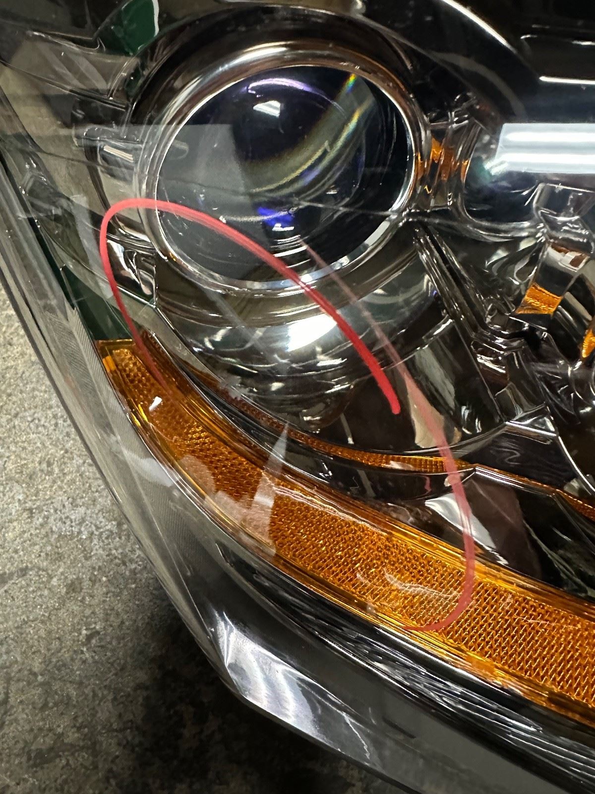OEM | Headlight Assembly Passenger fits 08-14 CTS  19433120 Broken Tab
