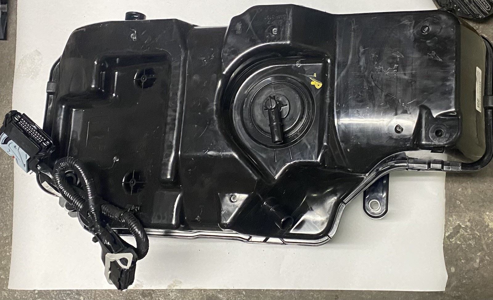 Genuine OEM GM Diesel Exhaust Fluid DEF Tank 7330778AF Silverado 2020-2024
