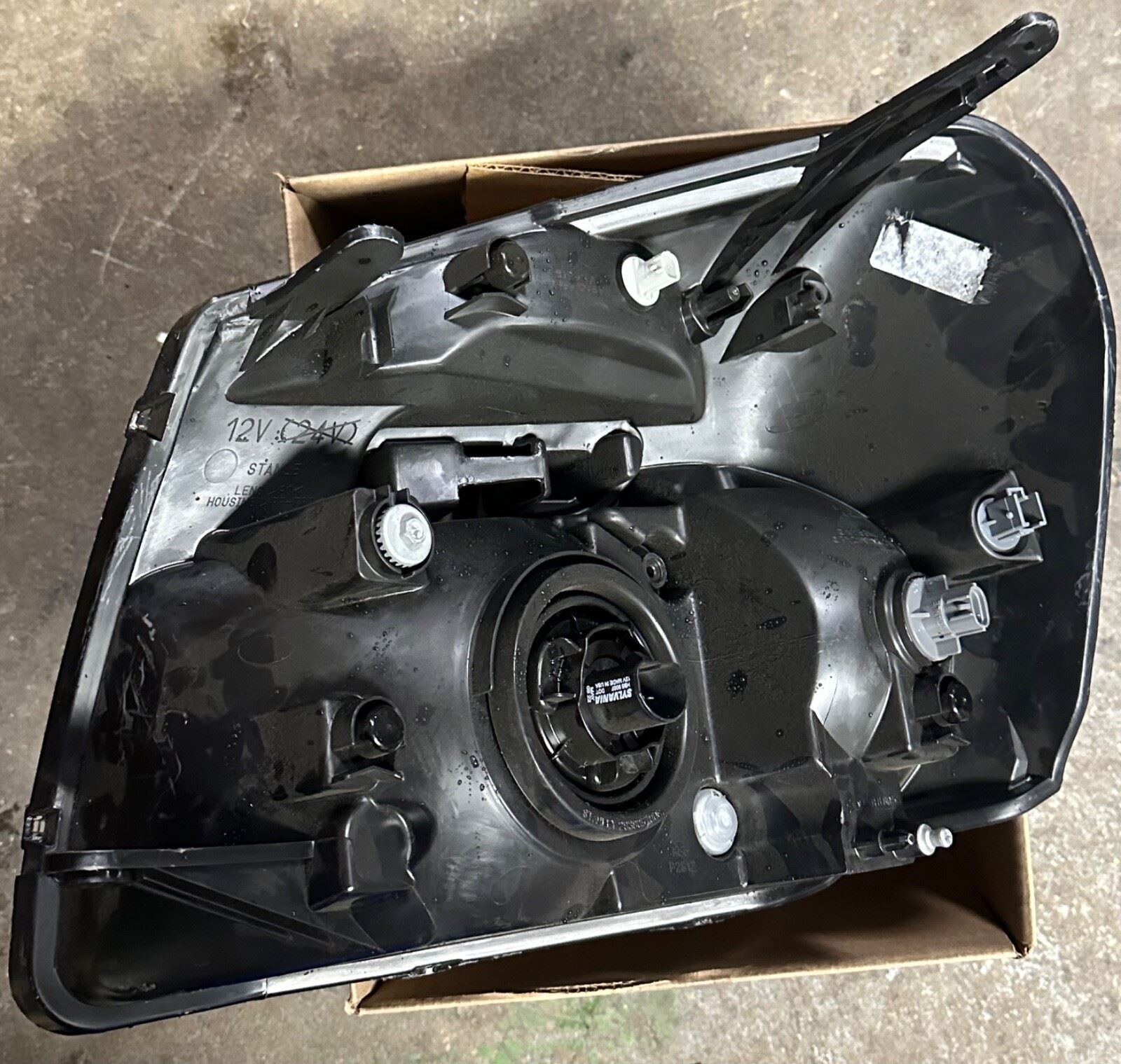 2005-09 Chevrolet Equinox Passenger Right Headlight OEM Clear Lens