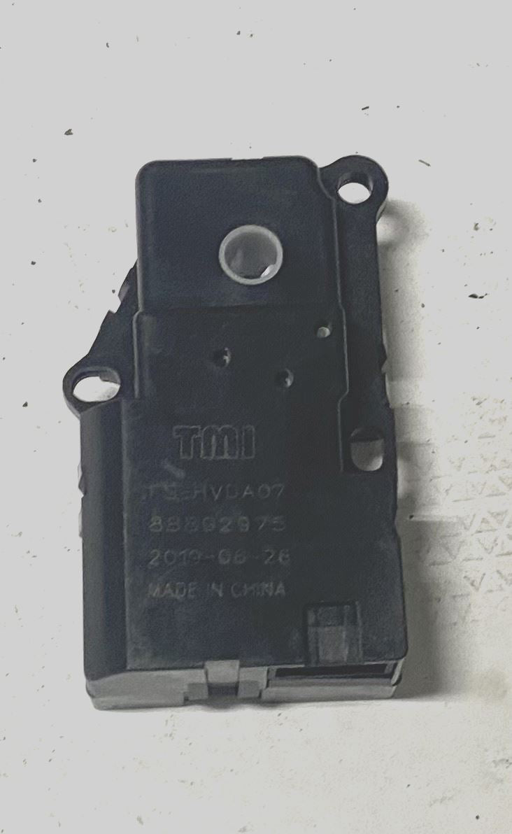 Genuine OEM GM Rear HVAC Temperature Mode Door Actuator 88892975 Trailblazer