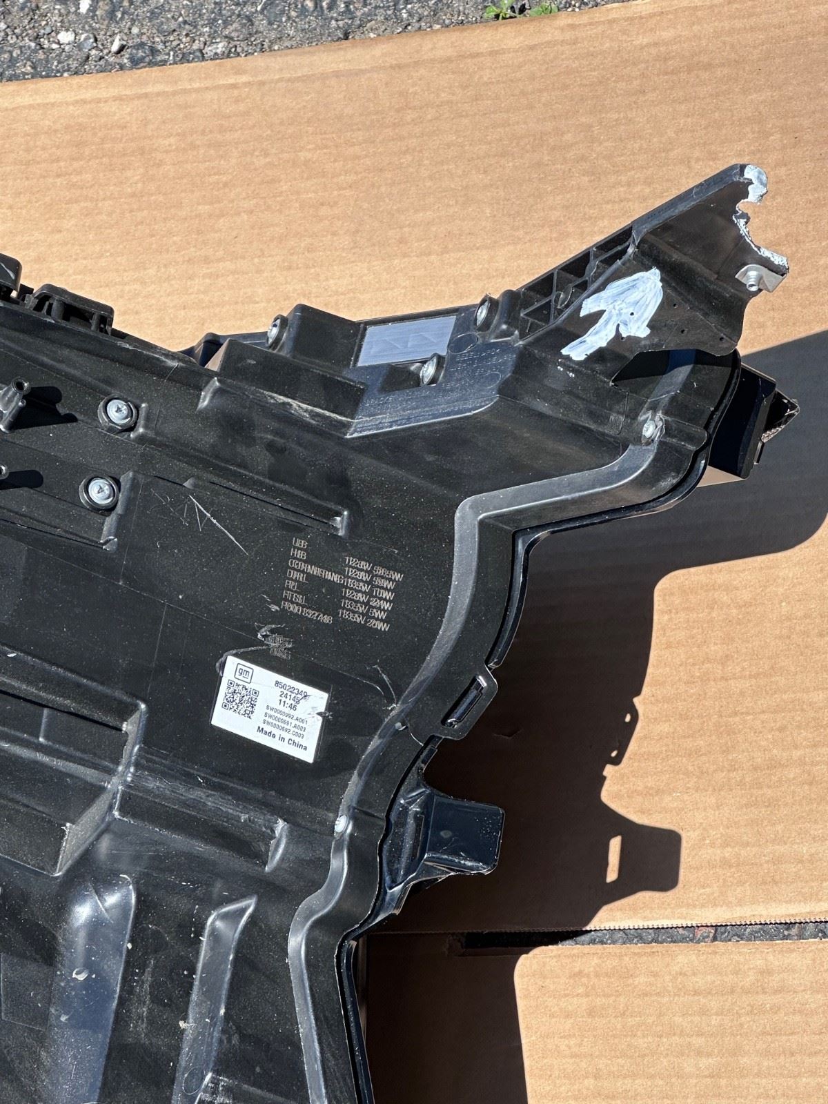 OEM | Headlight Assembly Driver Side fits 24-25 Lyriq GM 85022349