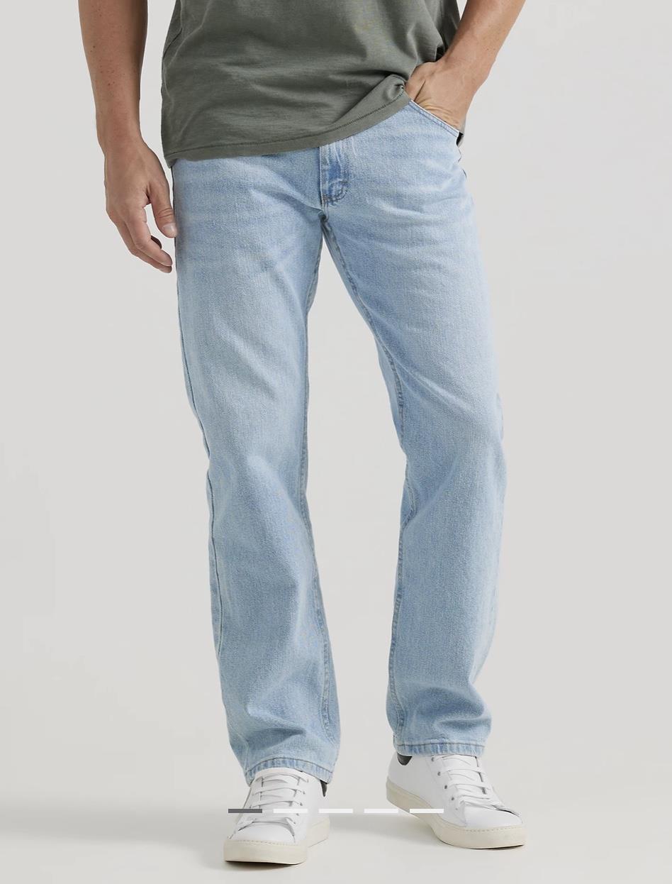 32 x 30 Regular Fit Low Stretch Wrangler Blue Jeans in Light Blue
