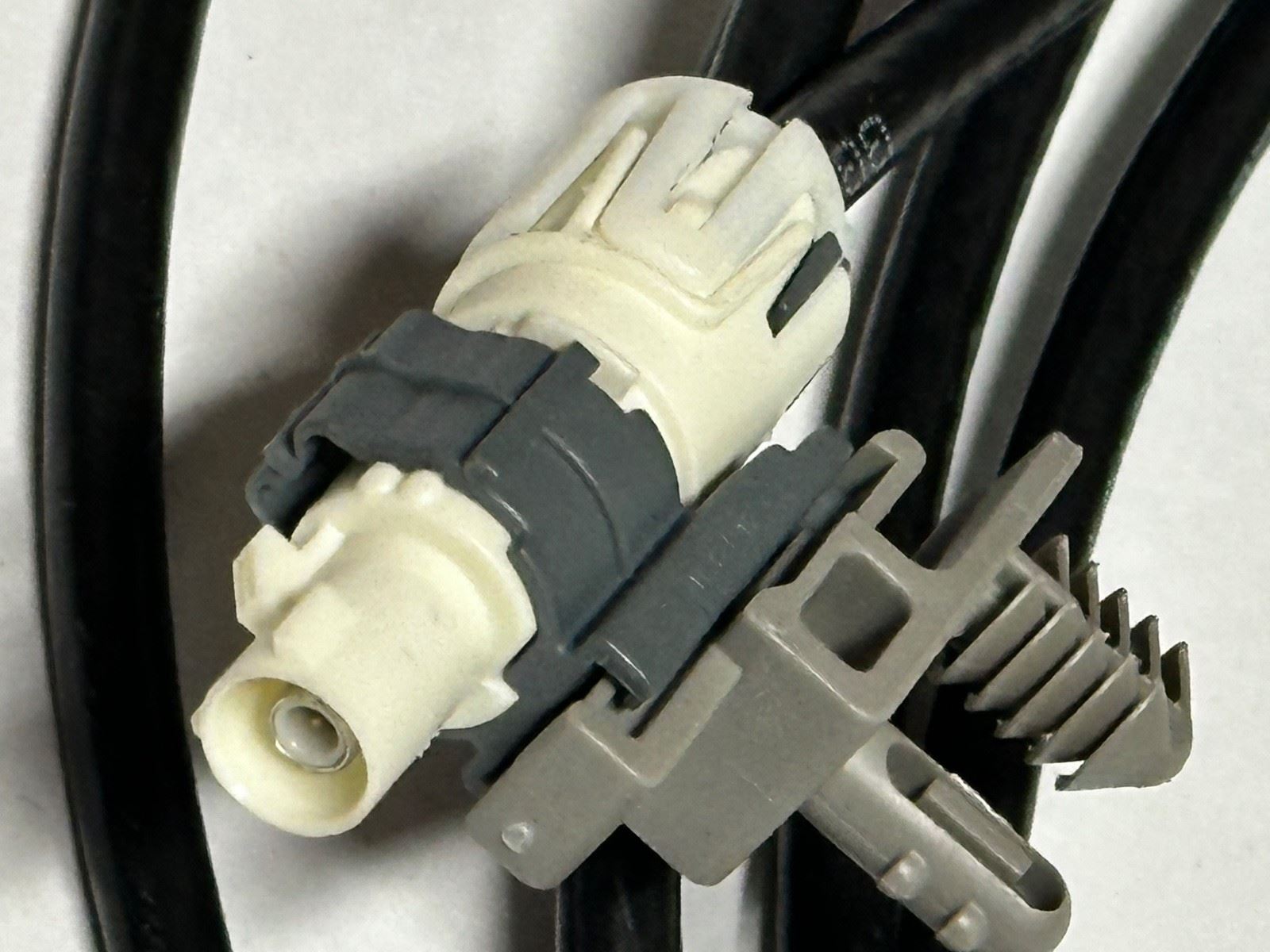 Genuine GM 84930067 Digital Radio & Navigation Antenna Cable for Chevy GMC Buick