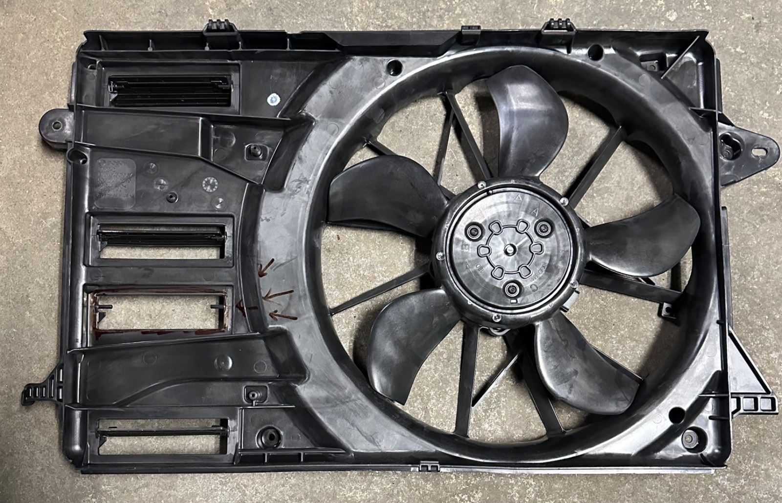 OEM | Fan Shroud and Assembly fits 16 - 19 Malibu Hybrid 1.8L 84297686