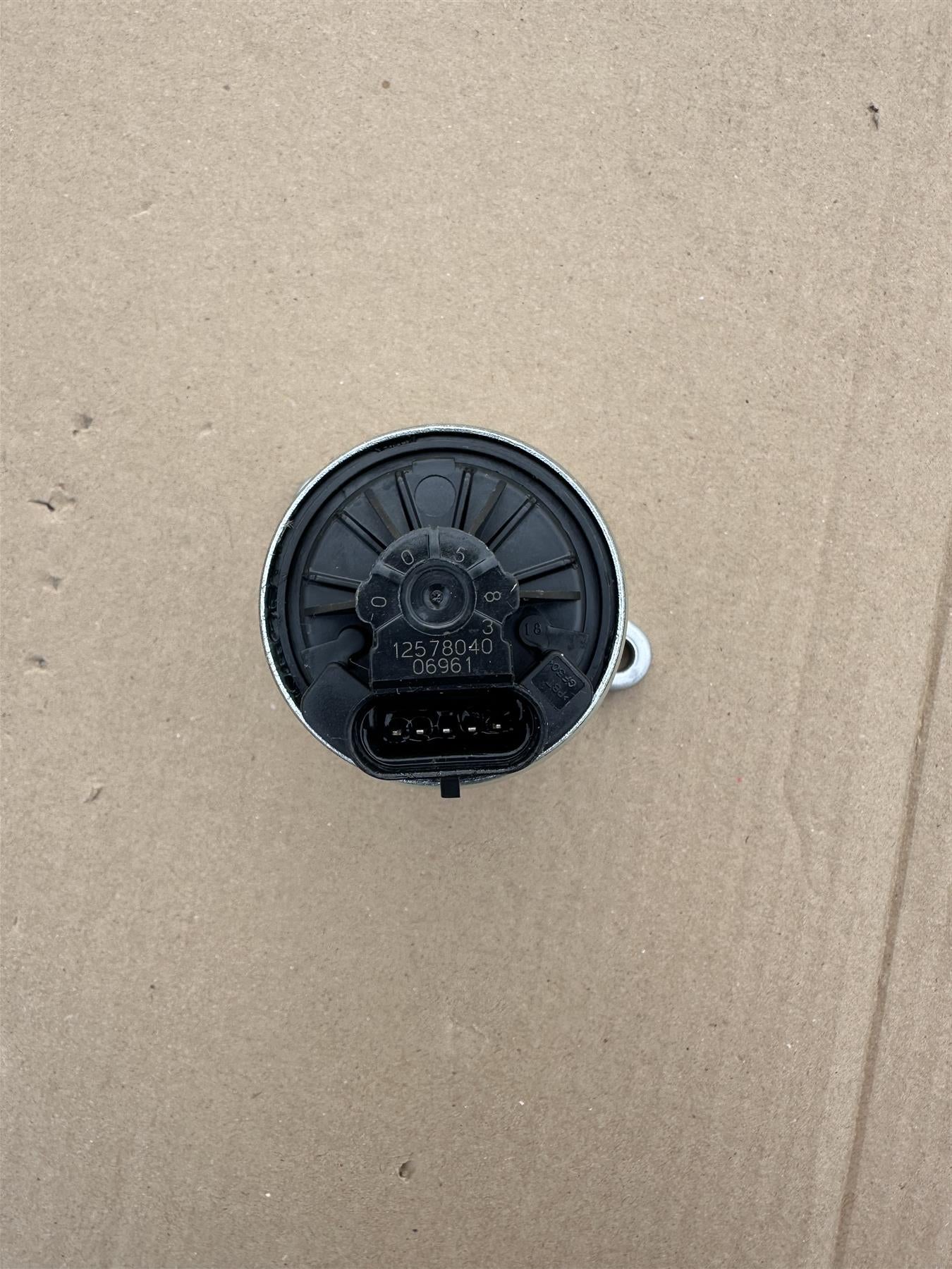 Genuine GM 12578040 EGR Valve OEM Genuine Replacement