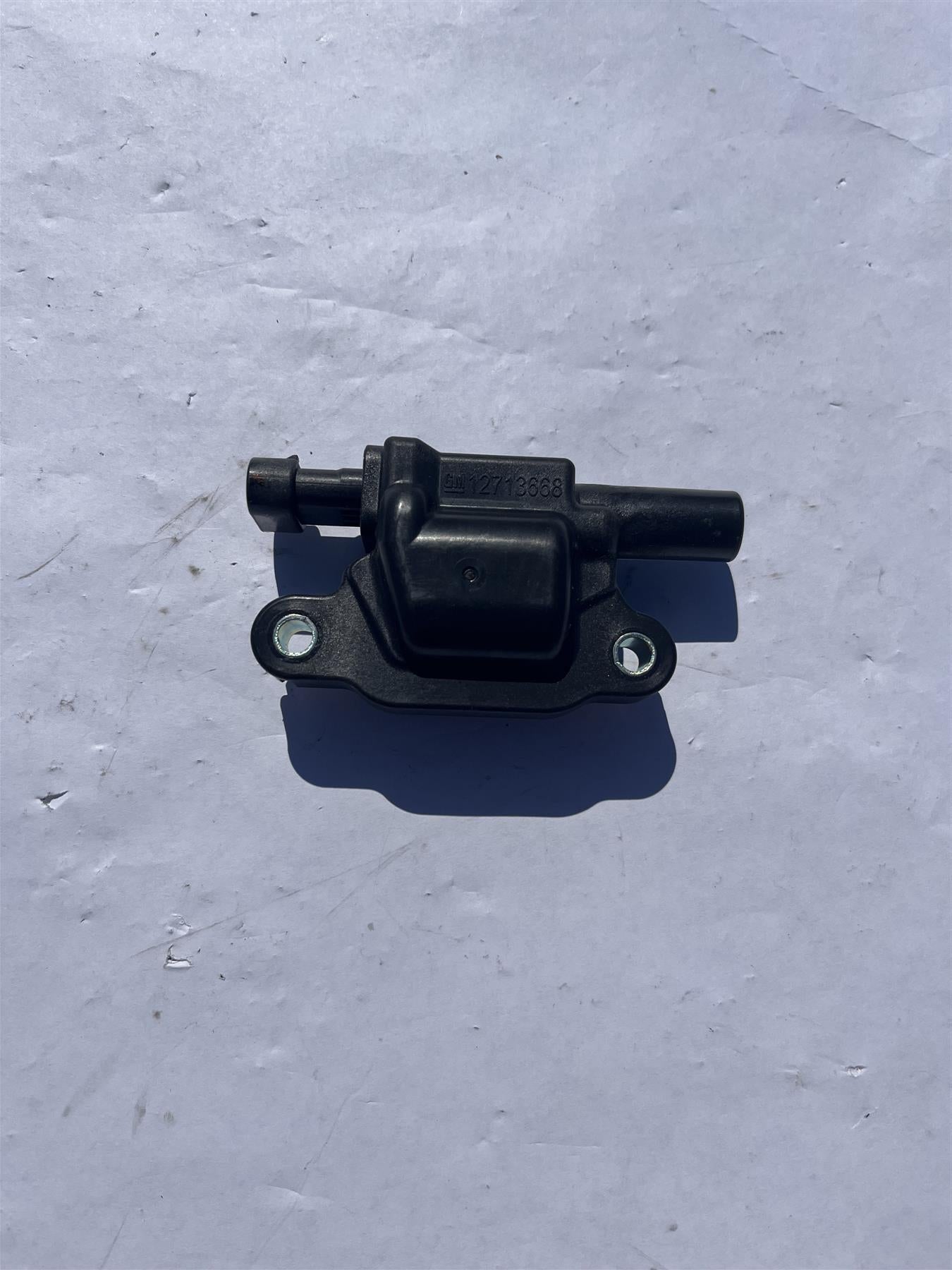Genuine GM Ignition Coil 12713668 OEM Square-Style Coil Pack for GM V8