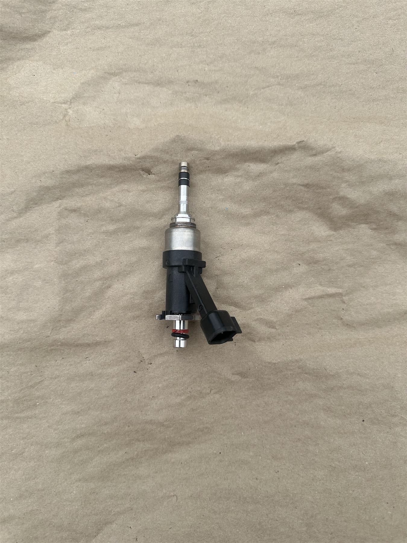 Genuine GM 12719356 Fuel Injector - OEM Engine Performance Replacement Part