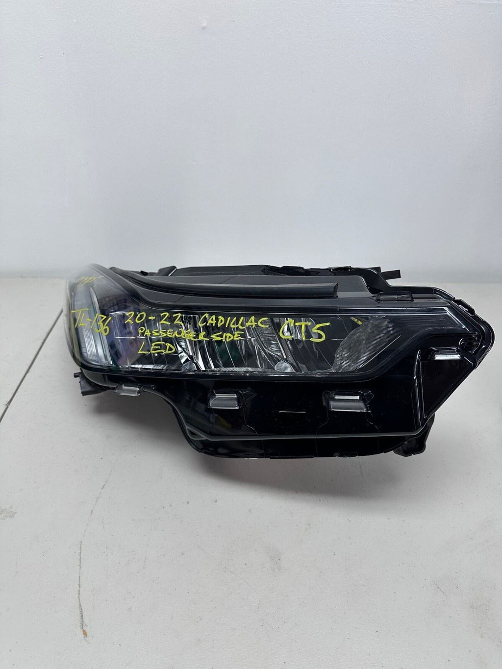 OEM | LED Headlight Assembly Passenger Side fits 20-22 CADILLAC CT5 84861521
