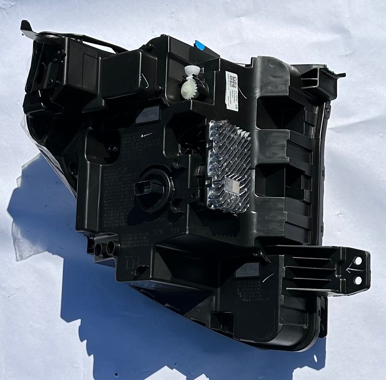 Genuine OEM 22-26 Headlight Assembly For Sierra 1500 2 Broken Tabs | 85064856 GM