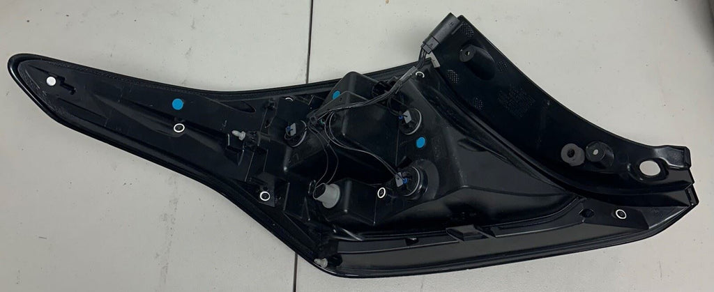 OEM 2016-2019 Chevrolet Volt Right RH Passenger Side Outer Tail Light 23413609