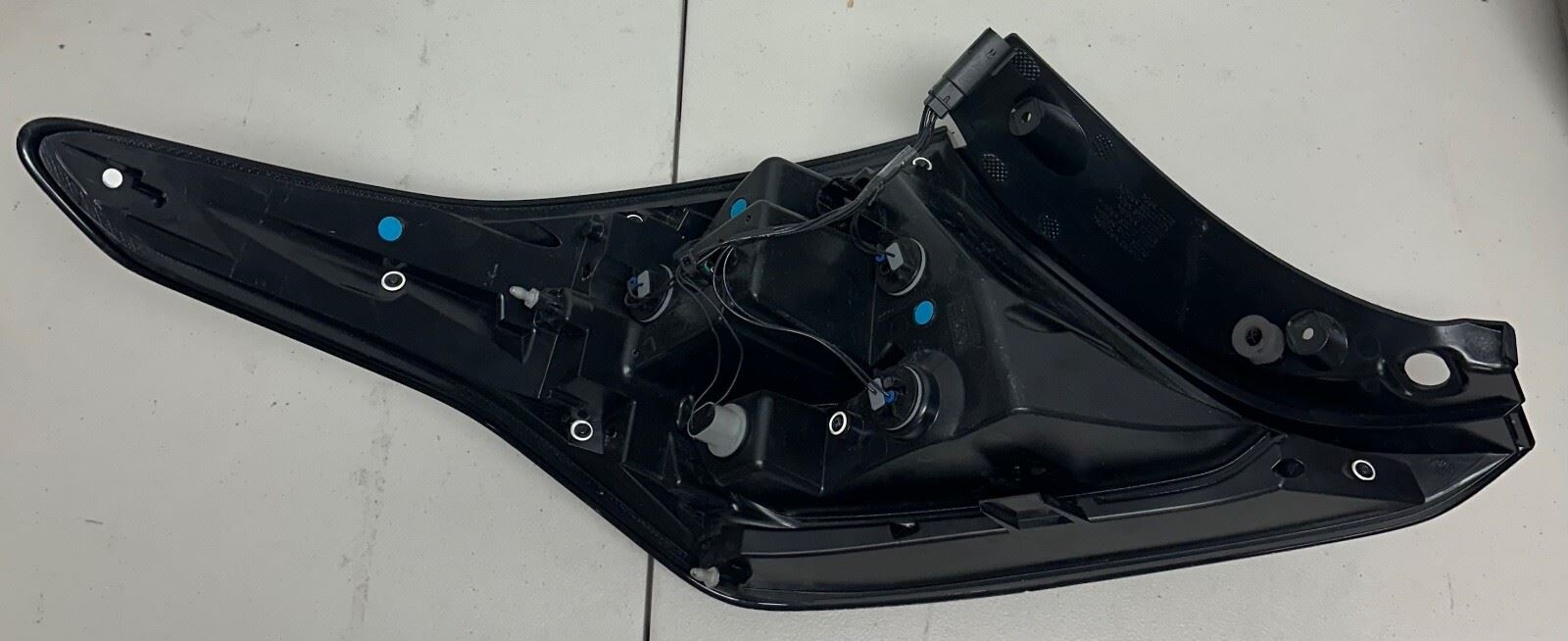 OEM 2016-2019 Chevrolet Volt Right RH Passenger Side Outer Tail Light 23413609