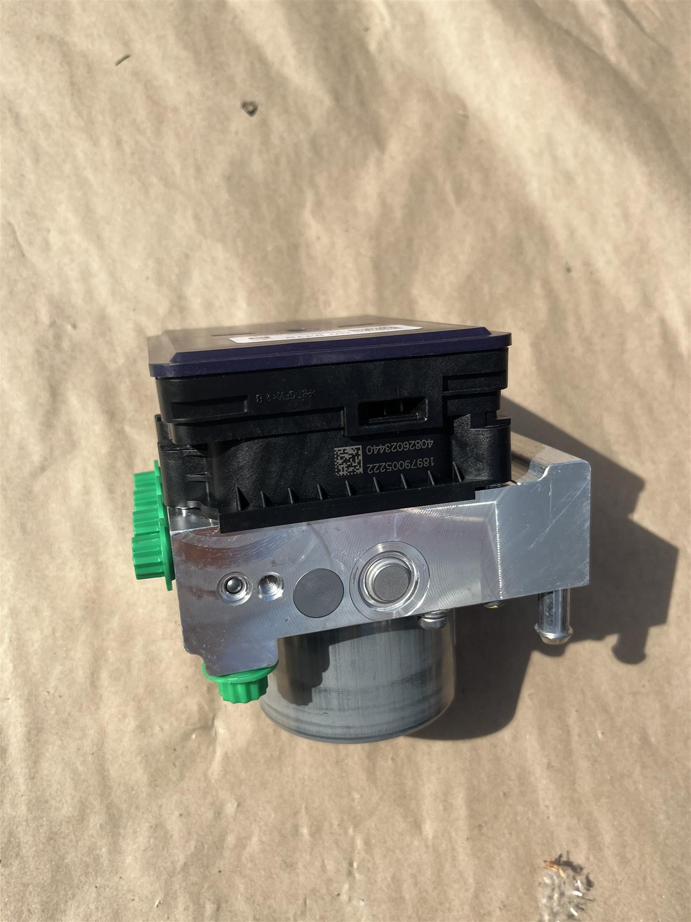 Genuine GM ABS Modulator Valve 86517384 Chevy Express GMC Savana 2500/3500 OEM