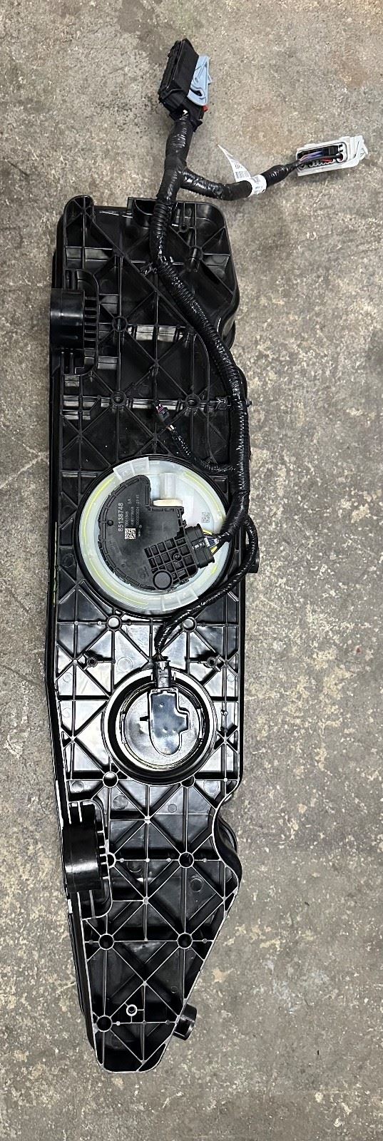 Genuine GM 86784913 Emission Reduction Fluid Tank DEF Reservoir 3.0L Diesel