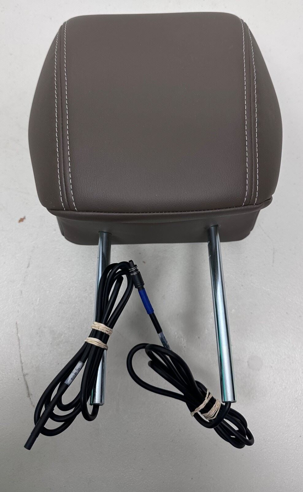 OEM | New GMC Headrest  Rear Infotainment DVD Player Brown w/ White Stitch