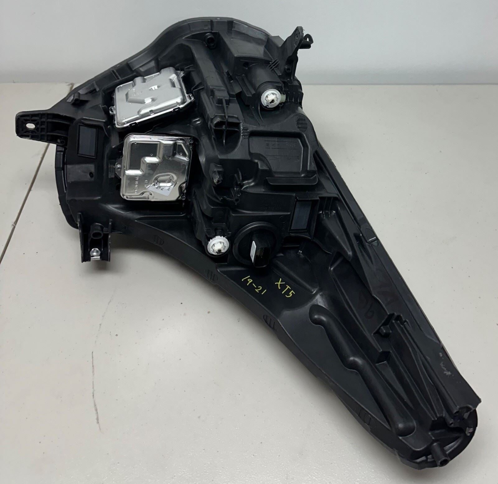2017-2020 CADILLAC XT5 RIGHT PASSENGER SIDE FULL LED HEADLIGHT OEM