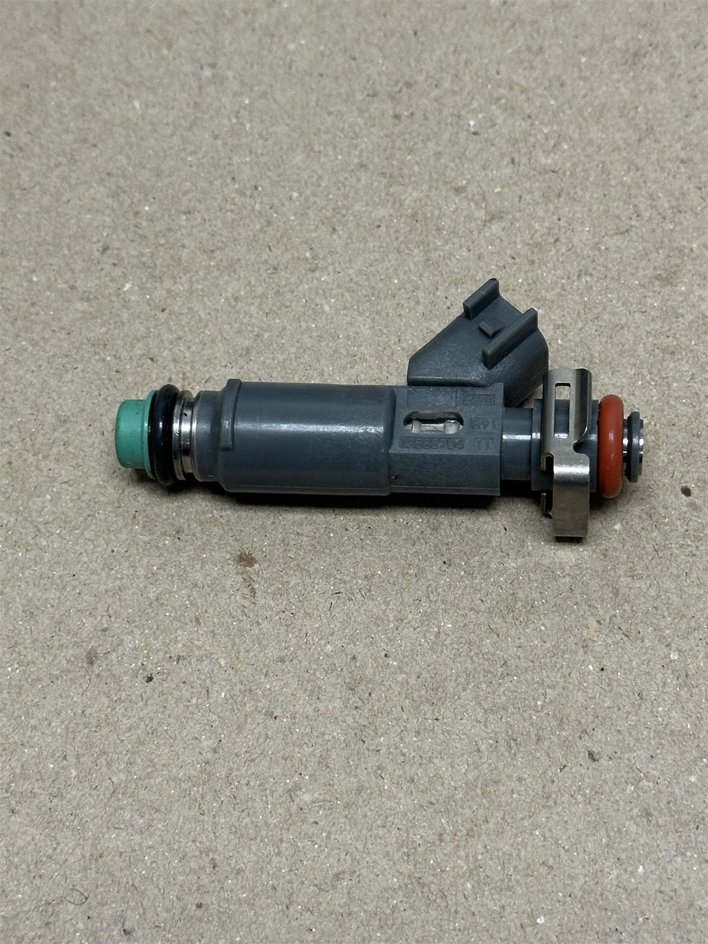 OEM GM Fuel Injector 12582704 Genuine Factory V8 Engine Fuel Delivery Part